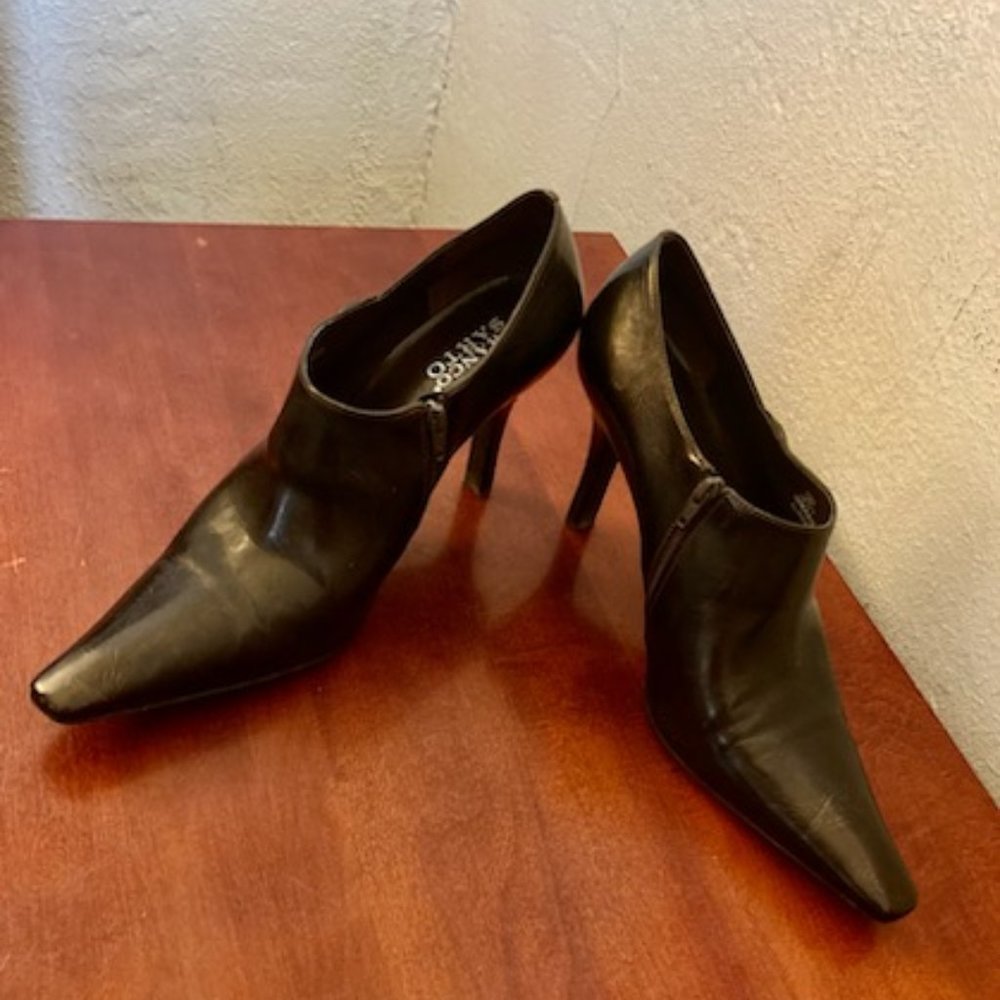 Four-inch Franco Sarto heels.  Great shoes to wear instead of boots.